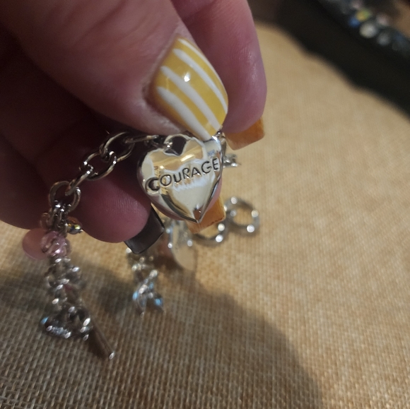 Cookie Lee Women's Official Breast Cancer 🎀 Charm Bracelet ✨️ NWOT - Picture 8 of 10